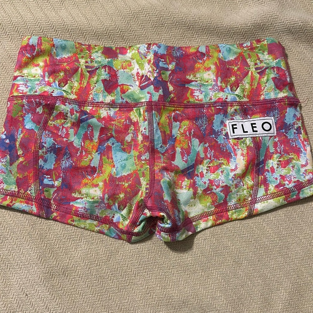 Fleo Women's LRC Athletic Shorts - Multicolor Abstract Print